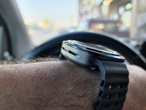 ⁦V wear W7 smart watch⁩ - الصورة ⁦3⁩